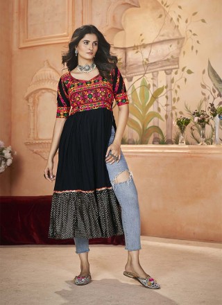Designer Kurtis Manufacturers in Surat