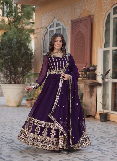Buy Gowns in Bulk – Direct Manufacturer Deals with Unbeatable Prices Manufacturers, Suppliers in Surat