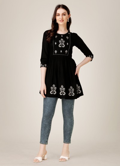 Long Tops & Short Kurtis – B2B Offers Manufacturers, Suppliers in Surat