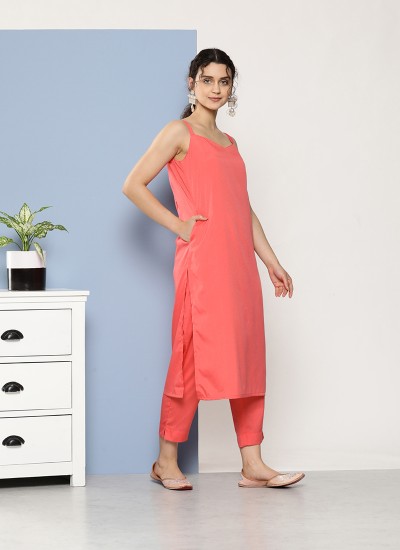 Top Trends in Crepe Kurtis – Must-Have Styles for Every Season Manufacturers, Suppliers in Surat